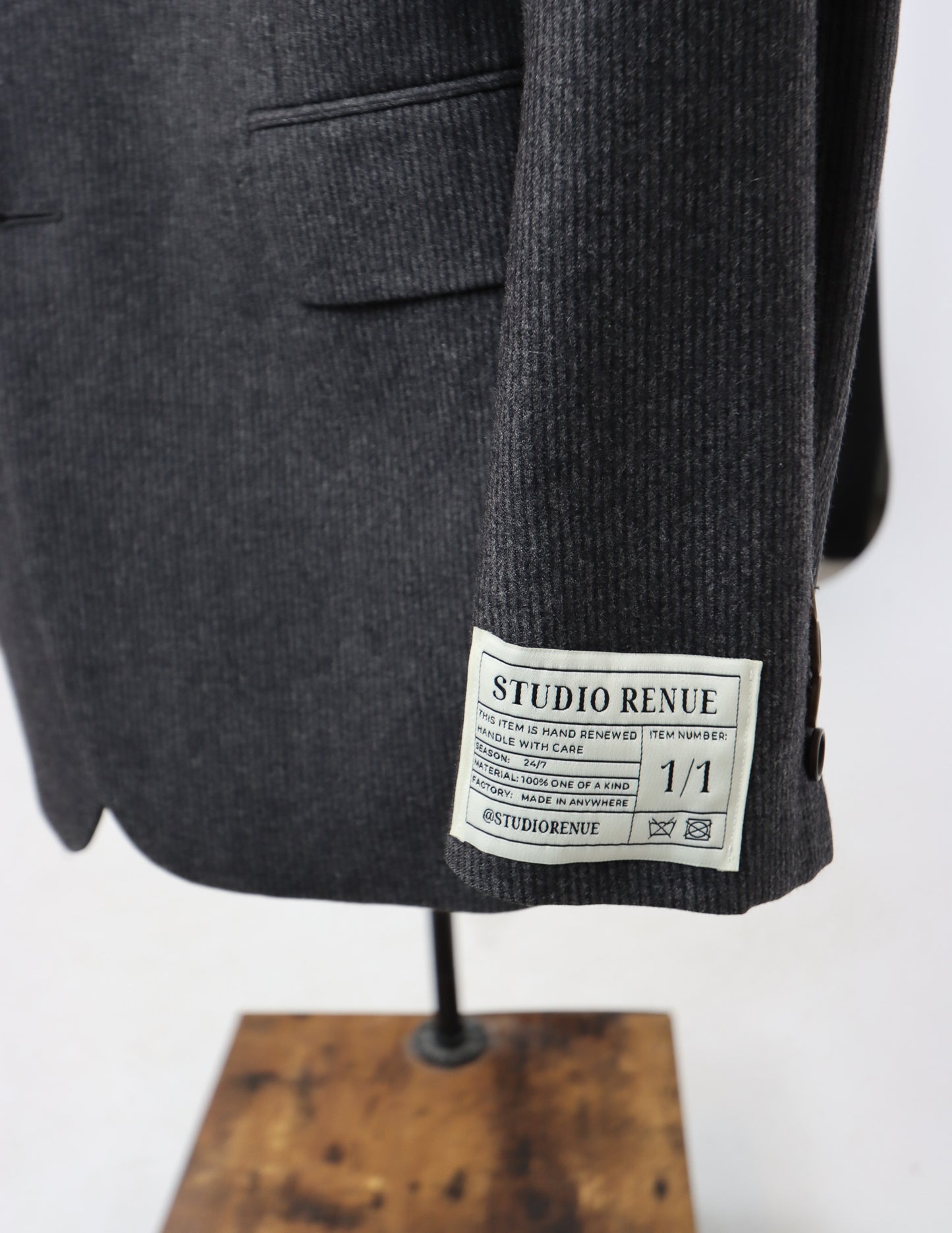 RENUED TAILORED YSL BLAZER GREY
